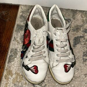 Floral Gucci Embroidered White Sneakers